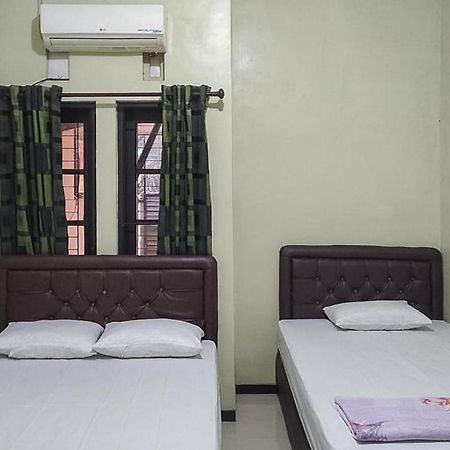 Hotel Baitussafar Ummi 1 Syariah Malang Exterior foto