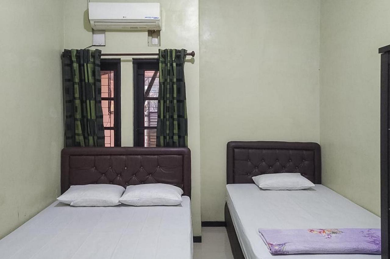 Hotel Baitussafar Ummi 1 Syariah Malang Exterior foto