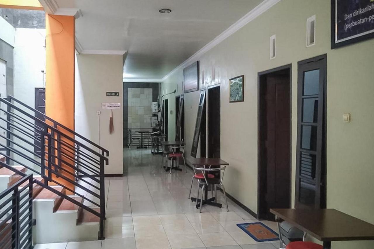 Hotel Baitussafar Ummi 1 Syariah Malang Exterior foto